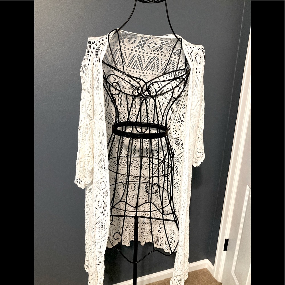 White knit beach cover/cardigan.